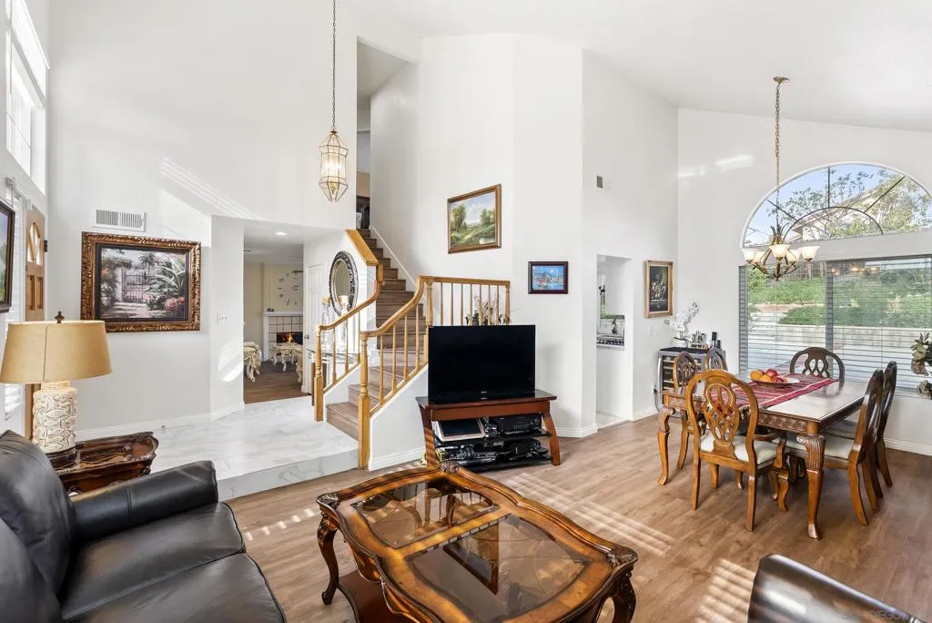 11637 Thomas Hayes Ln, San Diego, California 92126 home-pic-10