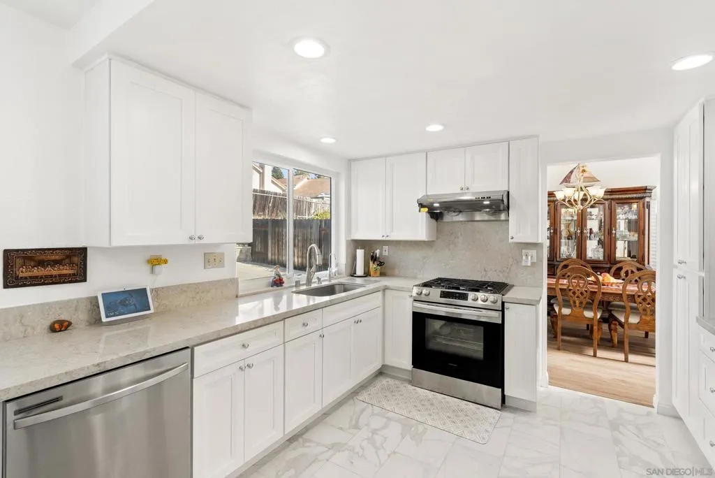 11637 Thomas Hayes Ln, San Diego, California 92126 home-pic-15