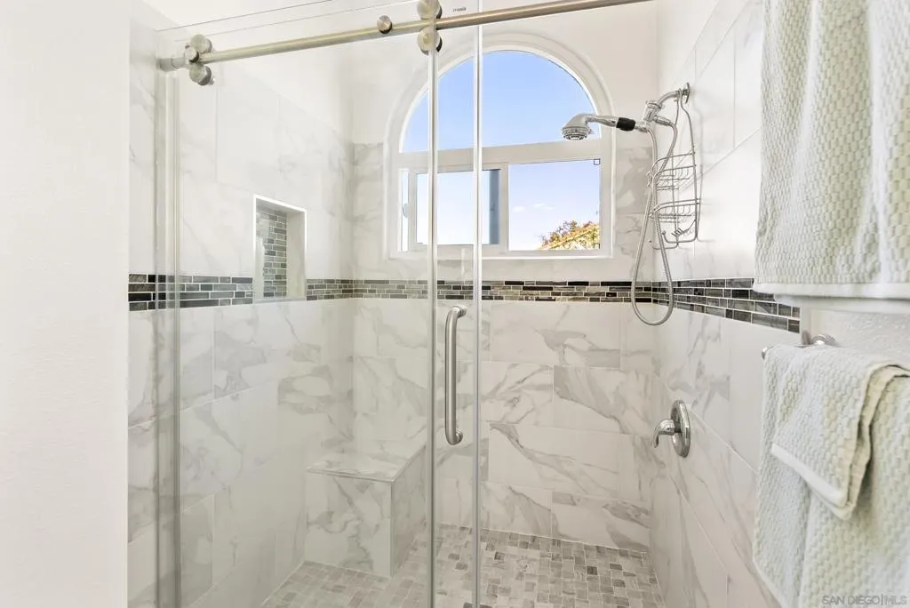 11637 Thomas Hayes Ln, San Diego, California 92126 home-pic-33