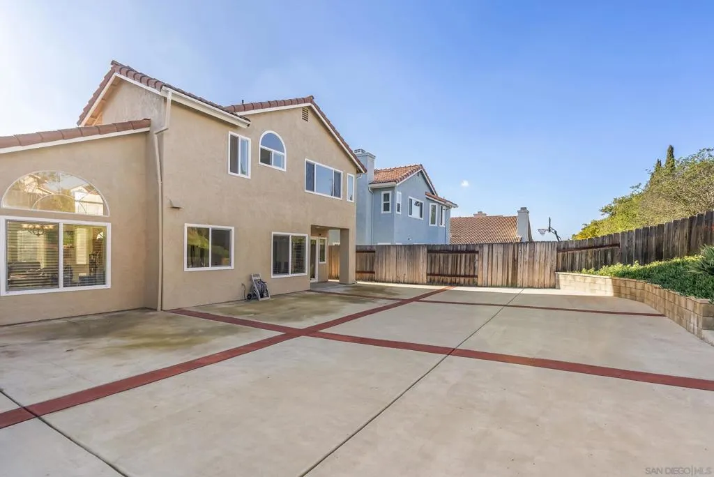 11637 Thomas Hayes Ln, San Diego, California 92126 home-pic-43