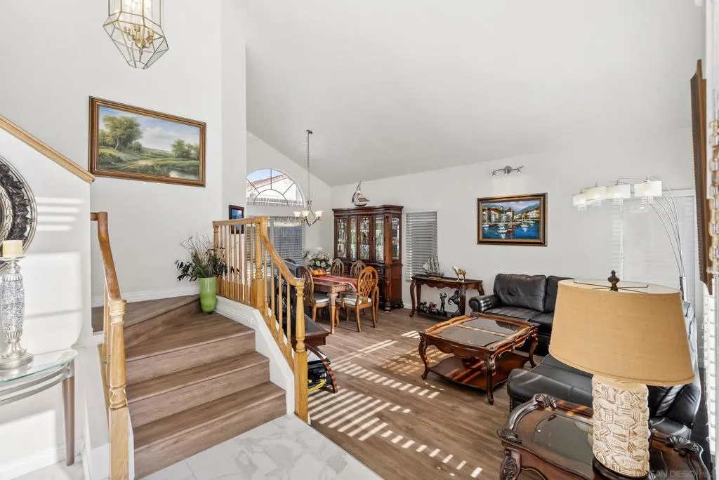 11637 Thomas Hayes Ln, San Diego, California 92126 home-pic-8