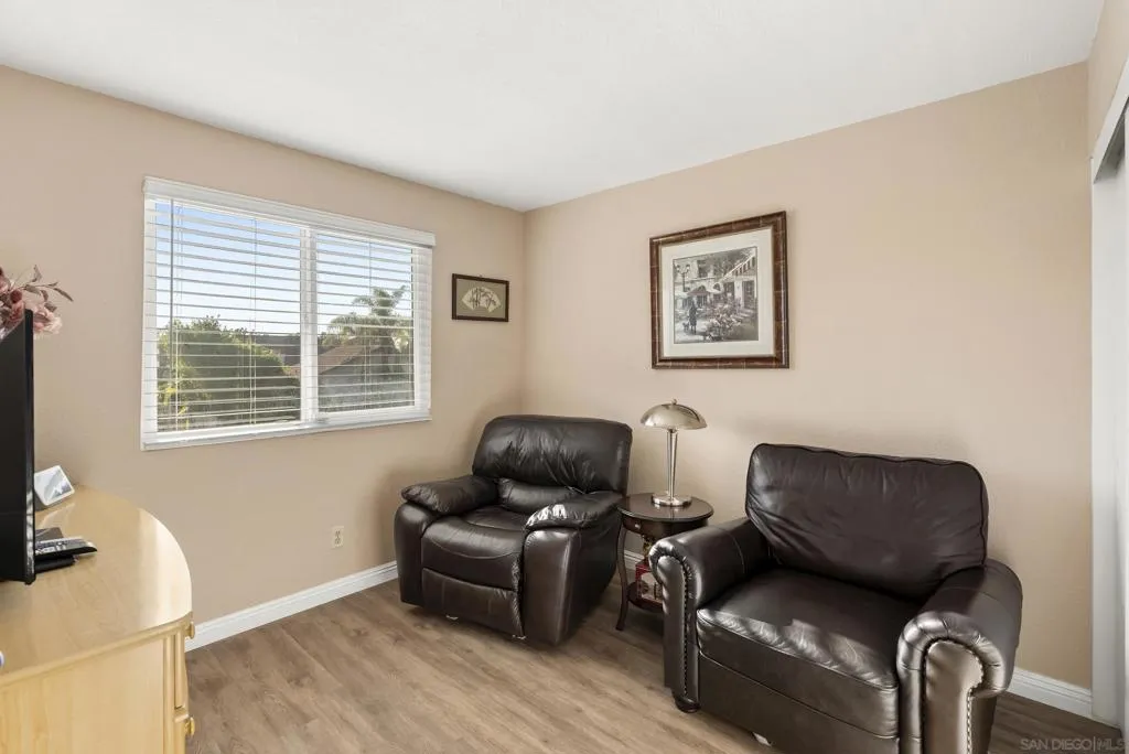 11637 Thomas Hayes Ln, San Diego, California 92126 home-pic-36