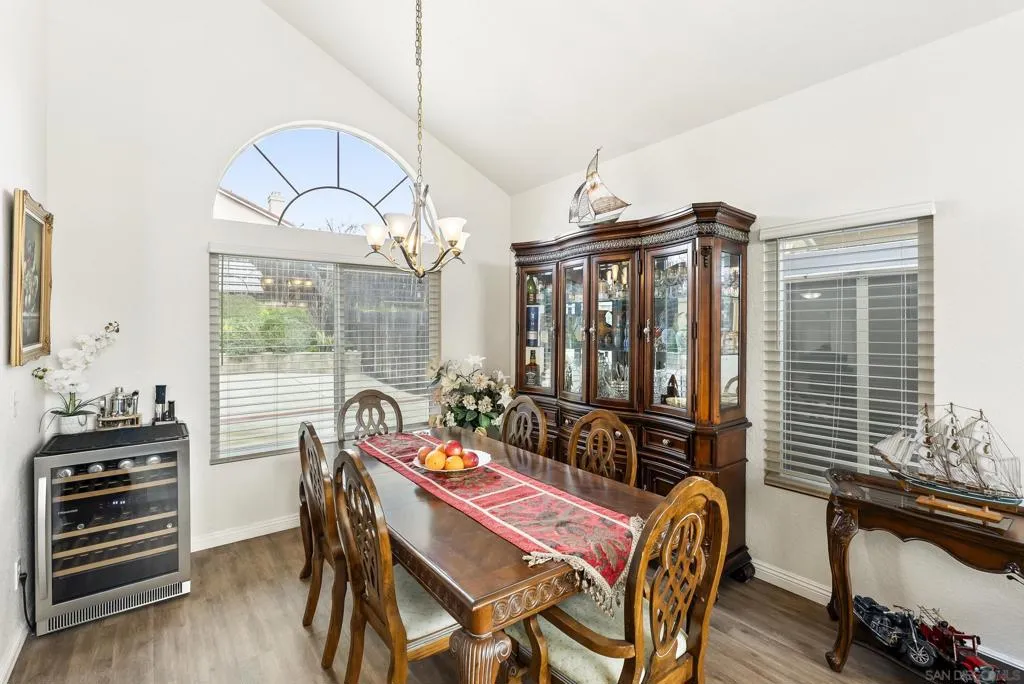 11637 Thomas Hayes Ln, San Diego, California 92126 home-pic-11