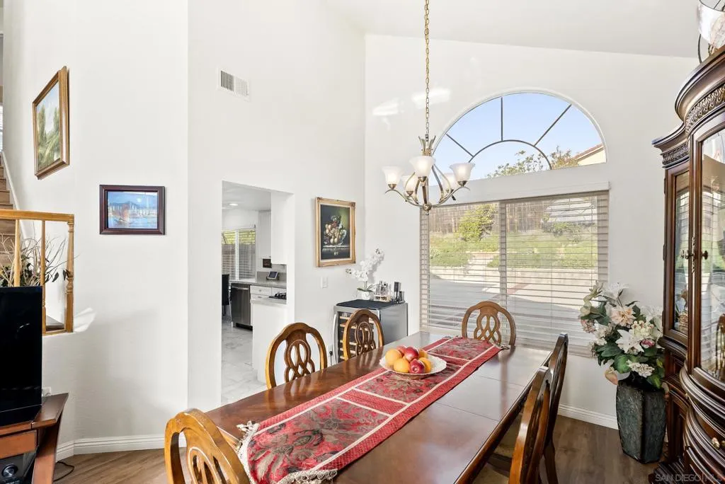11637 Thomas Hayes Ln, San Diego, California 92126 home-pic-13
