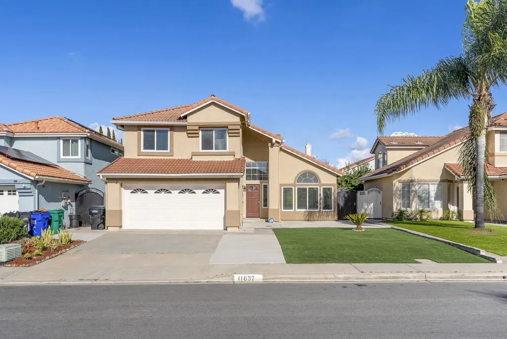 11637 Thomas Hayes Ln, San Diego, California 92126 home-pic-1