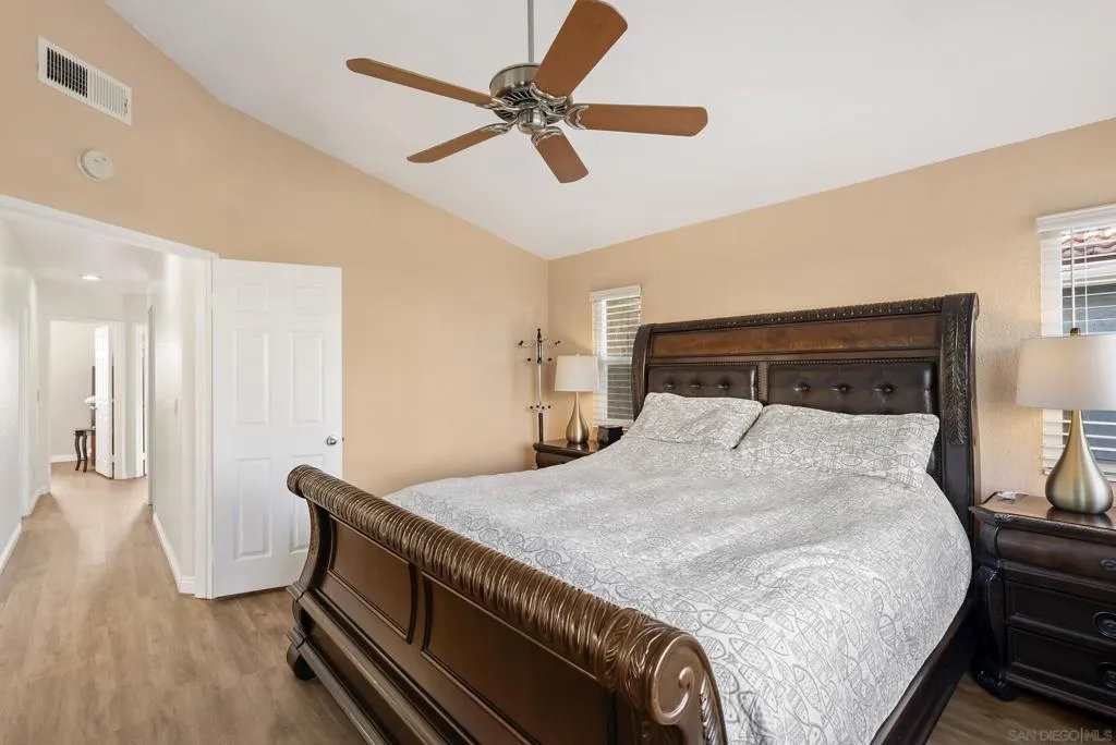 11637 Thomas Hayes Ln, San Diego, California 92126 home-pic-26