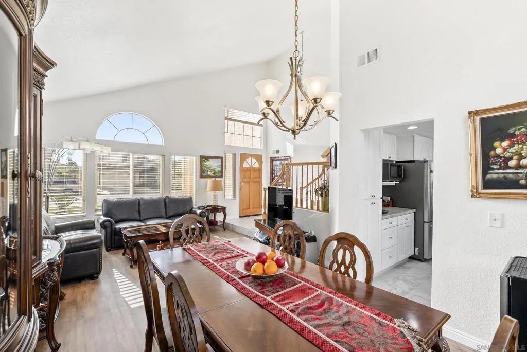 11637 Thomas Hayes Ln, San Diego, California 92126 home-pic-12