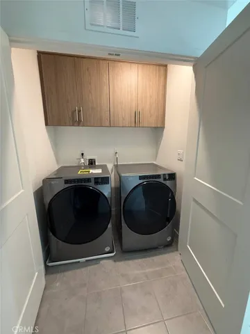 2d floor, shared laundry