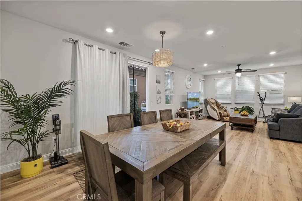 20608 Galloway, Saugus, California 91350 home-pic-7