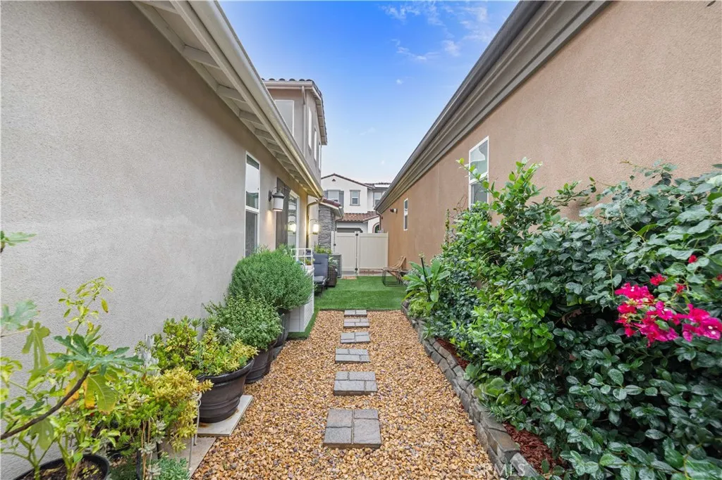 20608 Galloway, Saugus, California 91350 home-pic-28