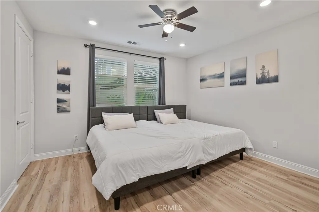 20608 Galloway, Saugus, California 91350 home-pic-12