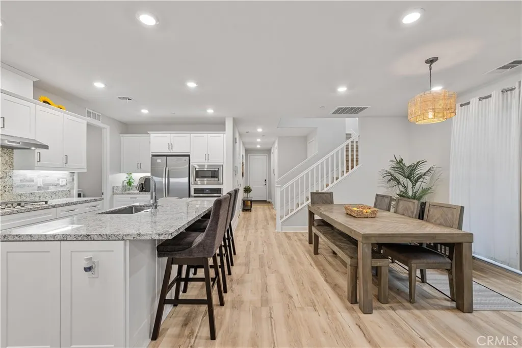 20608 Galloway, Saugus, California 91350 home-pic-6