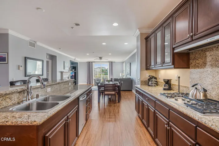 1541 Windshore Dr Oxnard CA-large-029-05