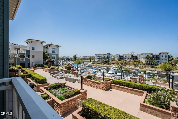 1541 Windshore Dr Oxnard CA-large-016-00