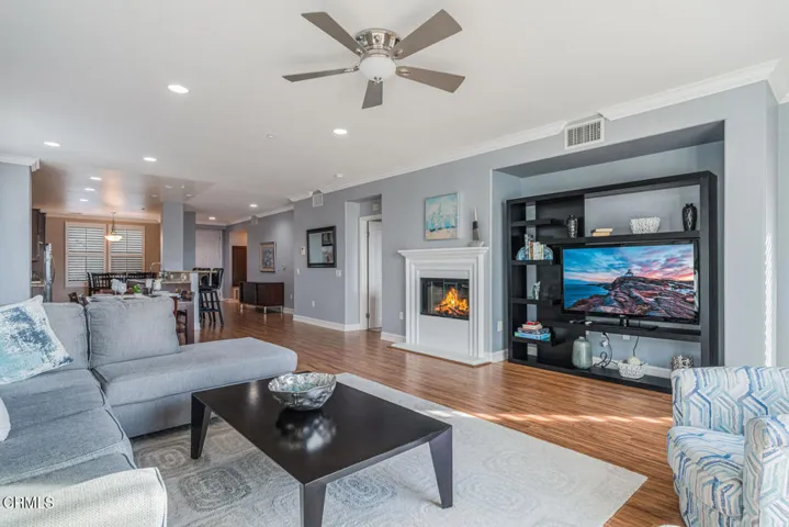 1541 Windshore Dr Oxnard CA-large-034-05