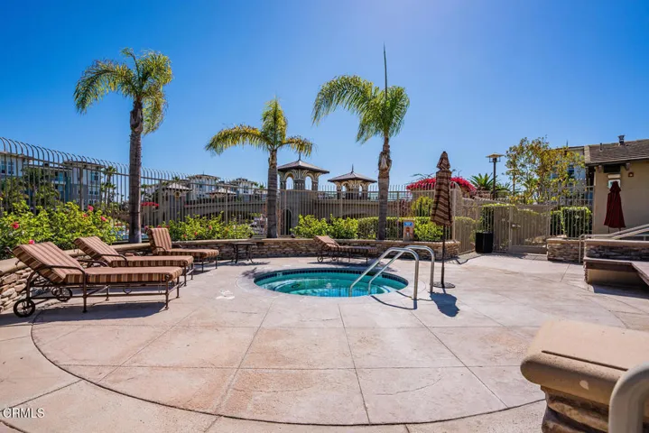 1541 Windshore Dr Oxnard CA-large-036-03