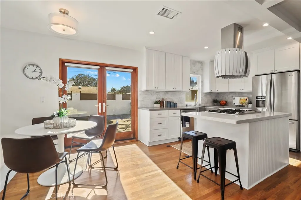 2722 Spreckels Lane, Redondo Beach, California 90278 home-pic-11
