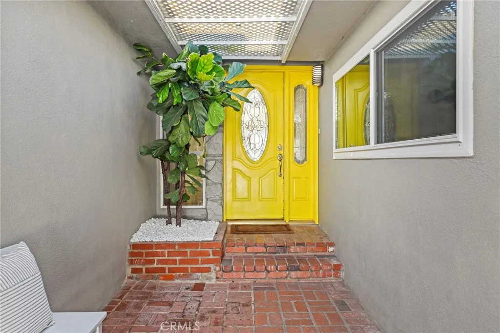 2722 Spreckels Lane, Redondo Beach, California 90278 home-pic-4