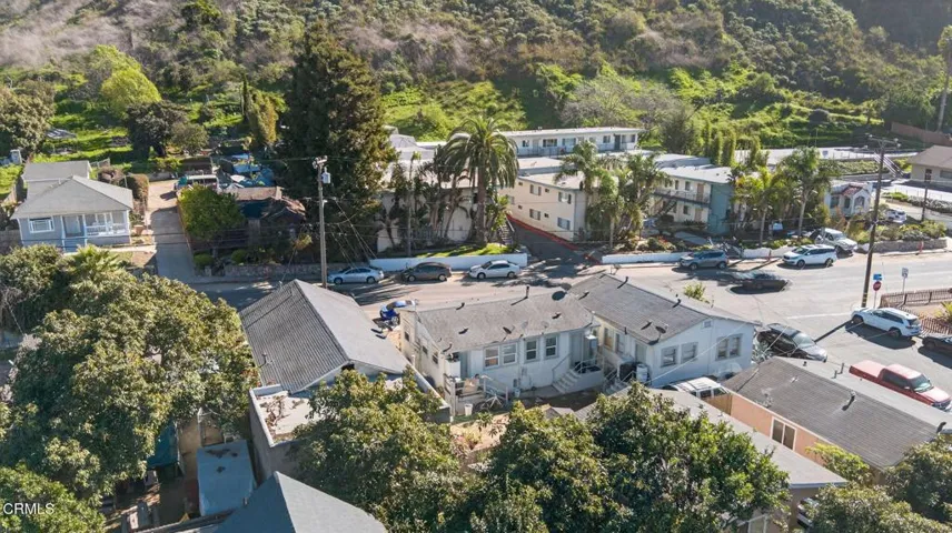 12-web-or-mls-Upmarketmedia_531Ced-aer-0