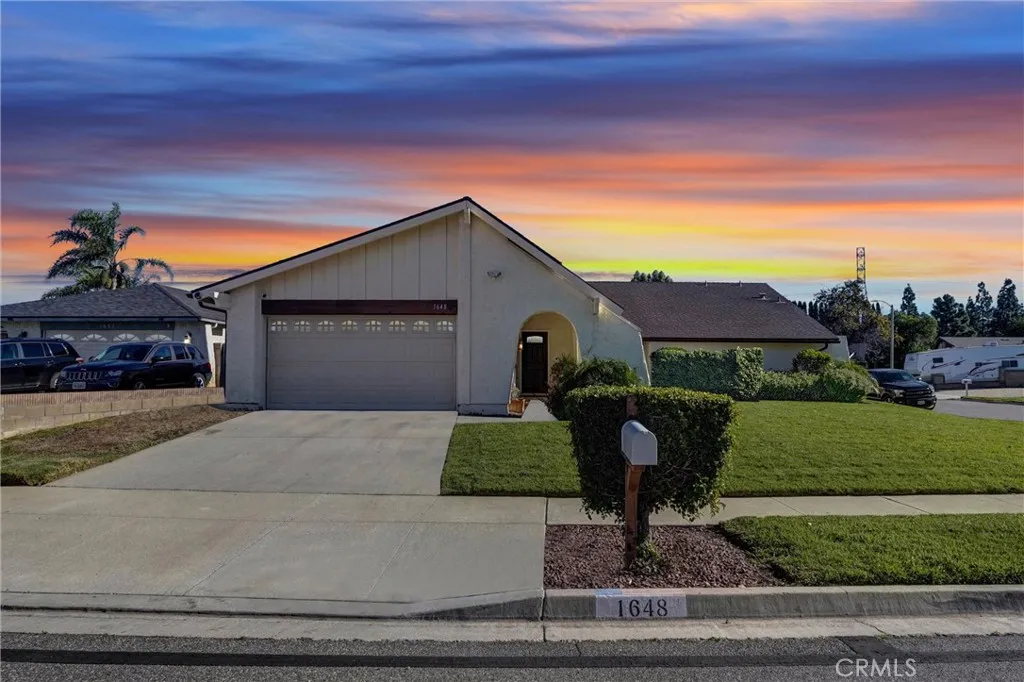 1648 Rocky River Court, Simi Valley, California 93063 home-pic-1