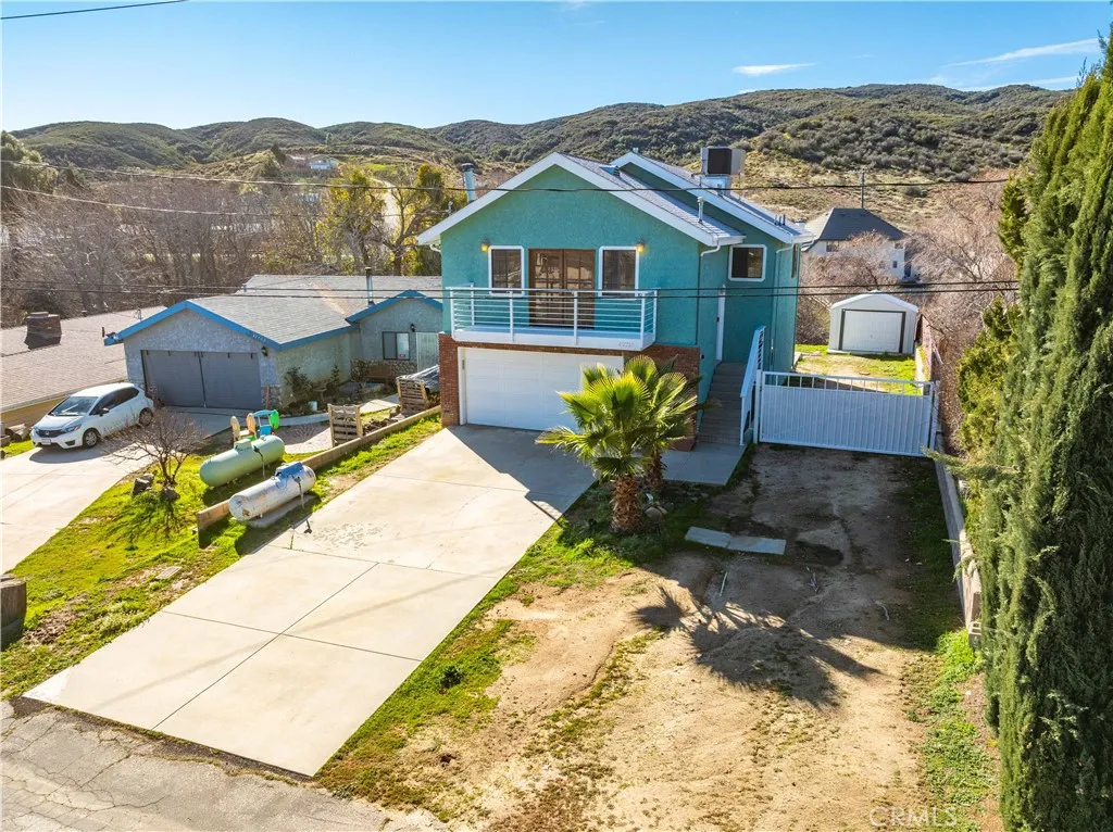 42718 Coolcrest Drive, Lake Hughes, California 93532 home-pic-3