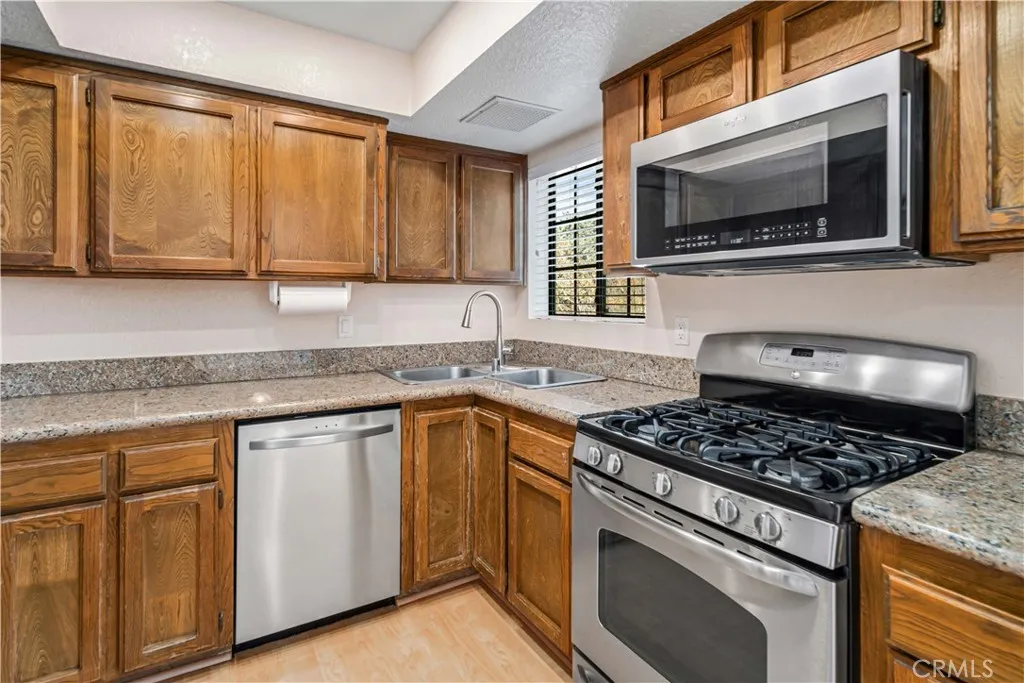 42718 Coolcrest Drive, Lake Hughes, California 93532 home-pic-14
