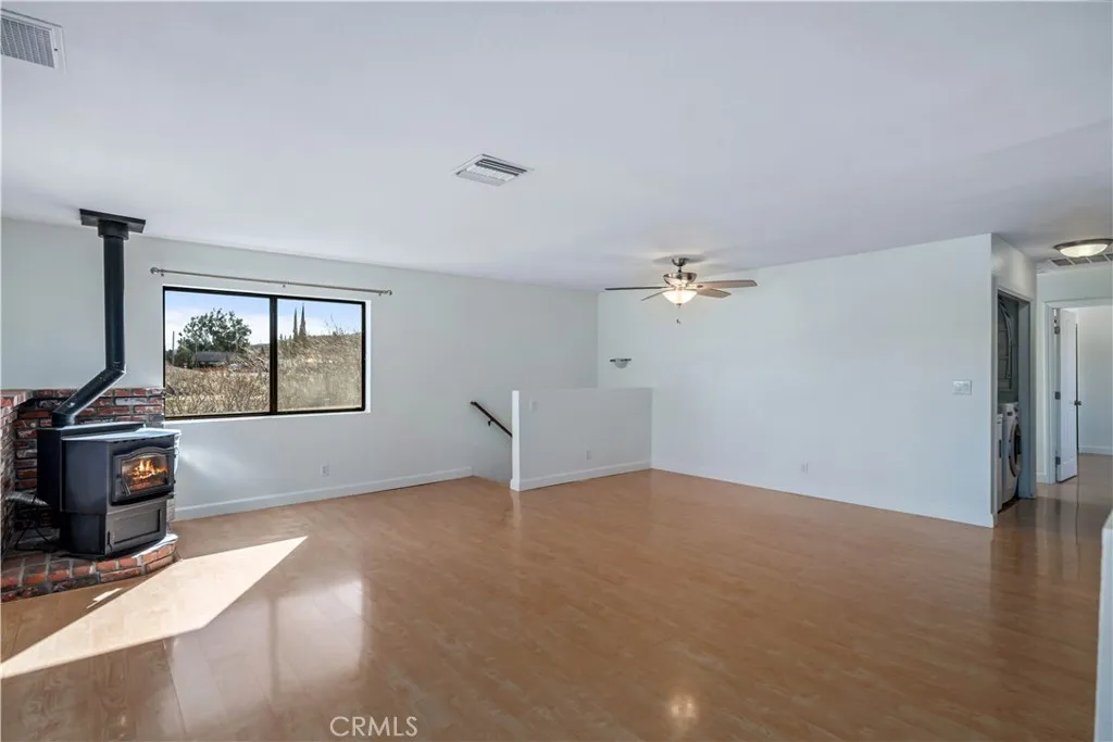 42718 Coolcrest Drive, Lake Hughes, California 93532 home-pic-7