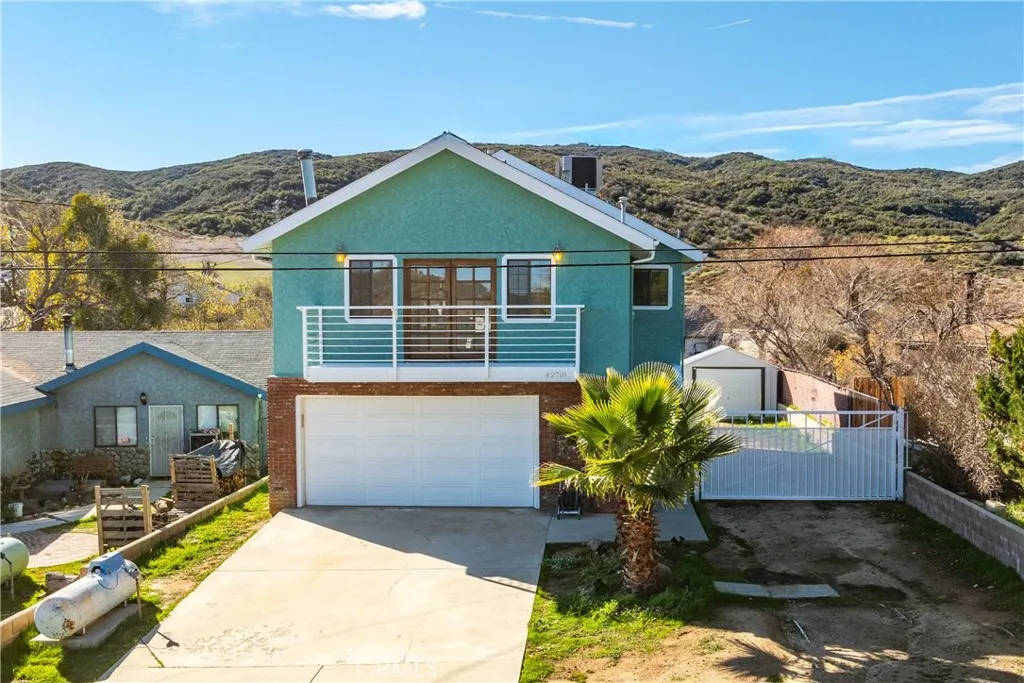 42718 Coolcrest Drive, Lake Hughes, California 93532 home-pic-1