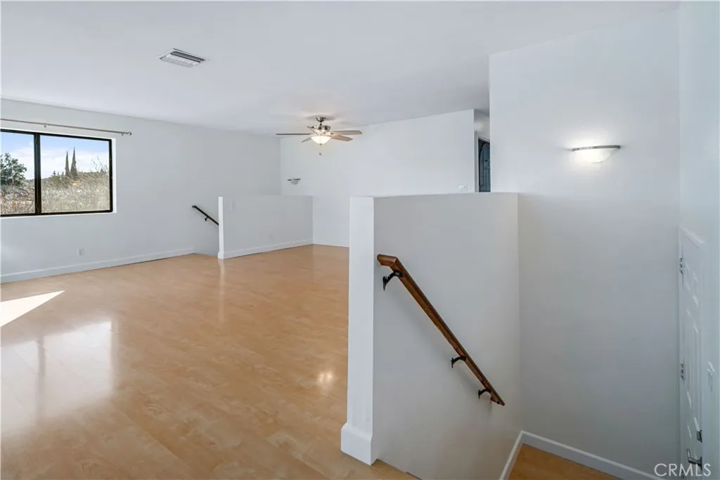42718 Coolcrest Drive, Lake Hughes, California 93532 home-pic-6