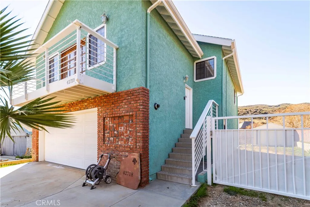 42718 Coolcrest Drive, Lake Hughes, California 93532 home-pic-5