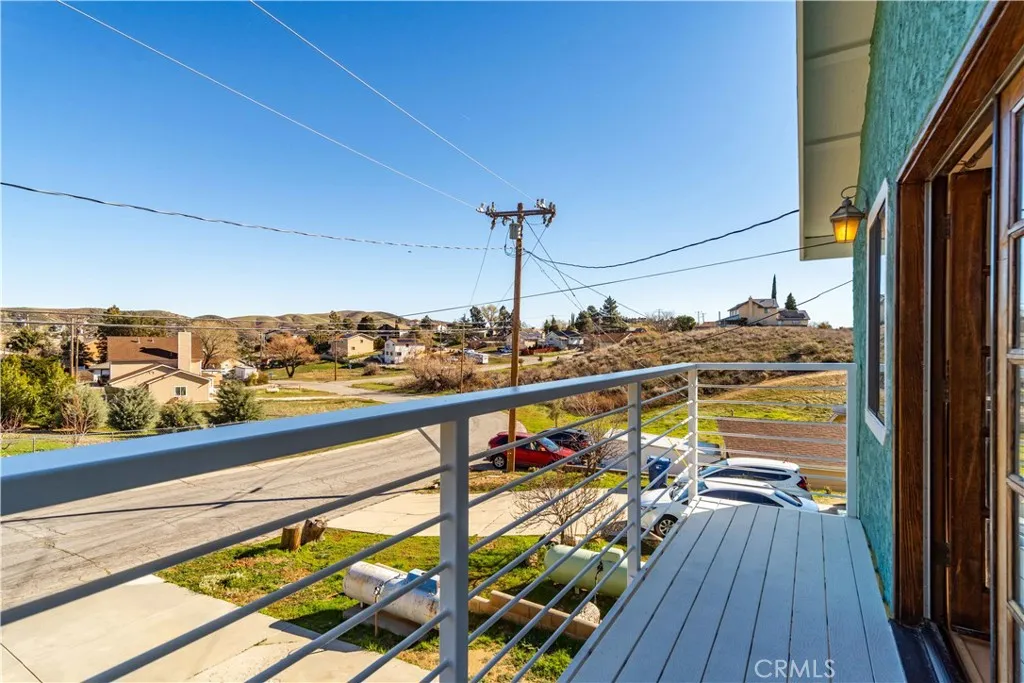 42718 Coolcrest Drive, Lake Hughes, California 93532 home-pic-12