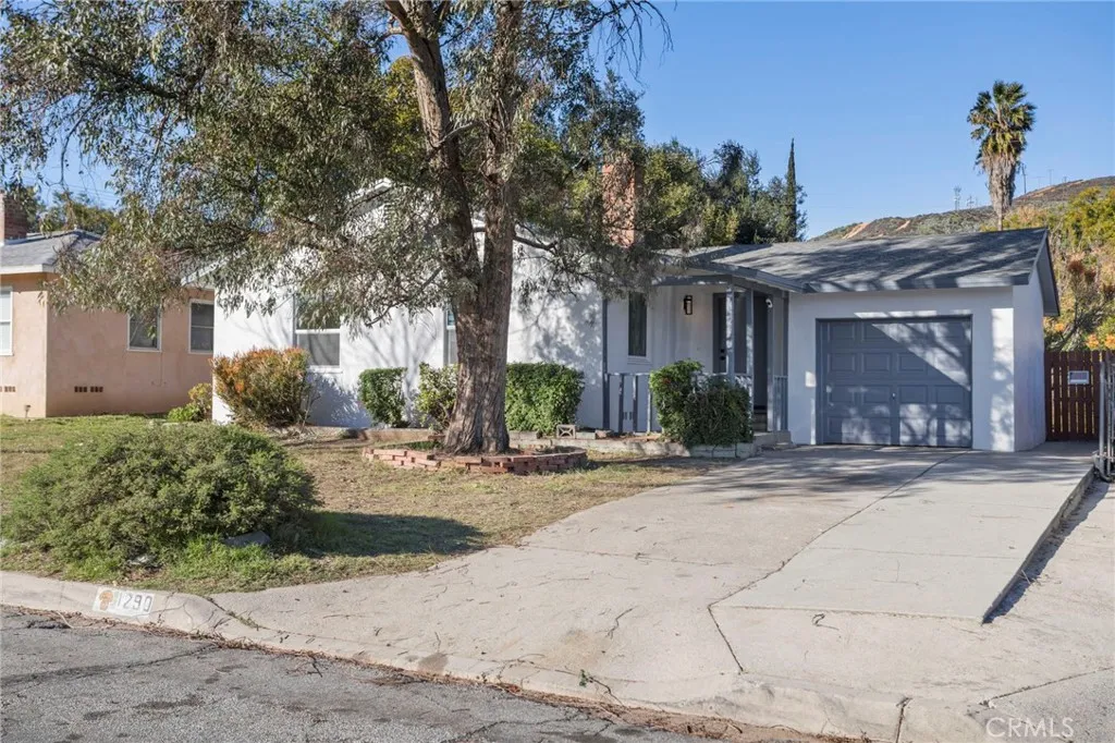 1290 Lomita Road, San Bernardino, California 92405 home-pic-1
