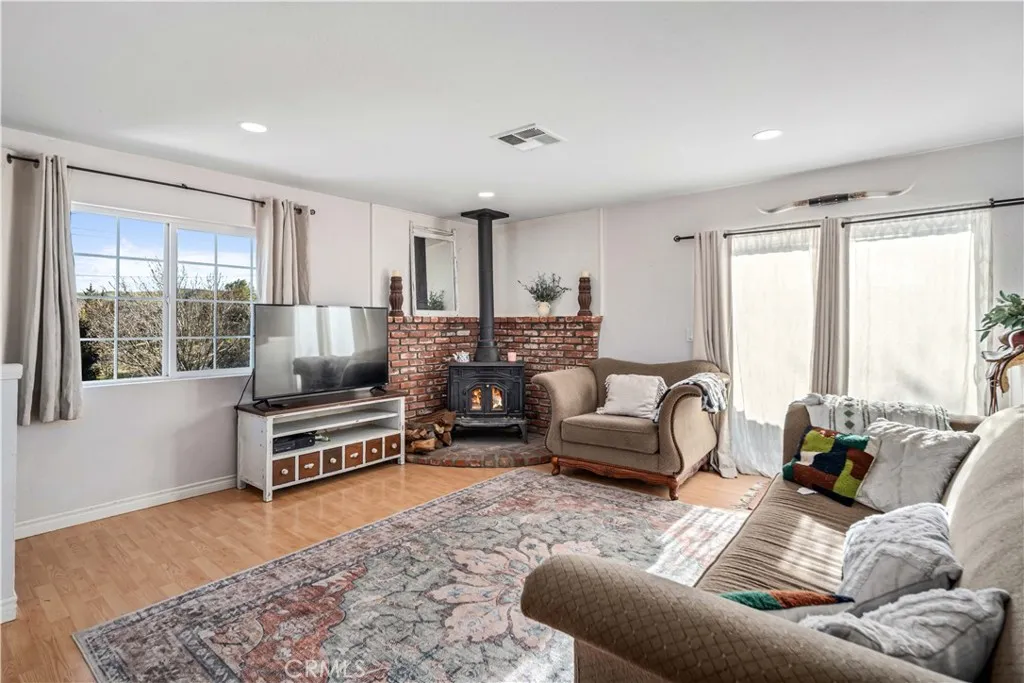 15152 Ojibwa Place, Lake Hughes, California 93532 home-pic-7
