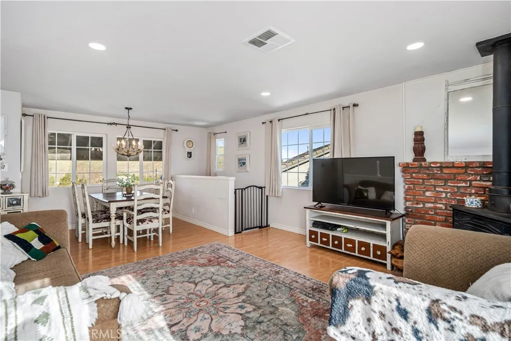 15152 Ojibwa Place, Lake Hughes, California 93532 home-pic-8