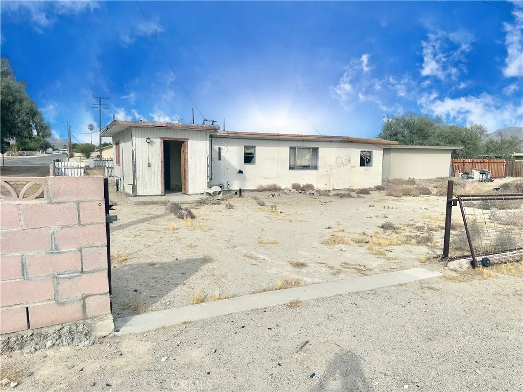 13807 Carson, Trona, California 93562 home-pic-1