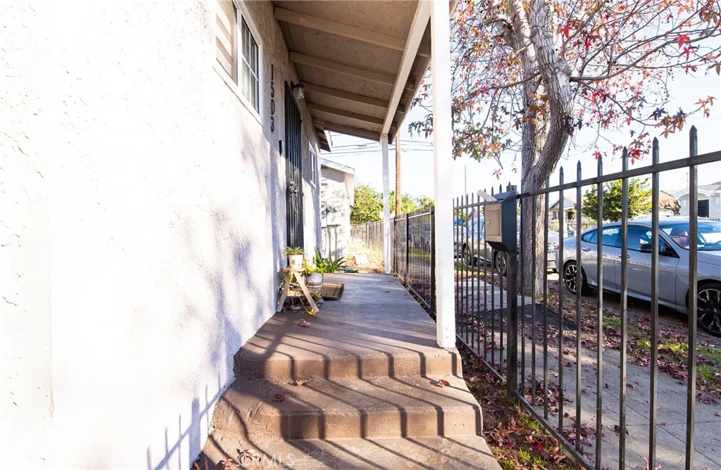 8230 Compton, Los Angeles, California 90001 home-pic-25