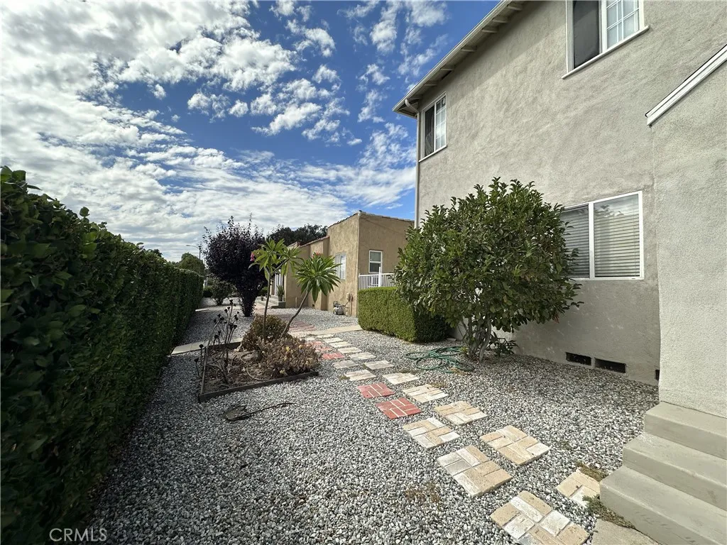 1111 Alhambra Rd, Alhambra, California 91801 home-pic-1