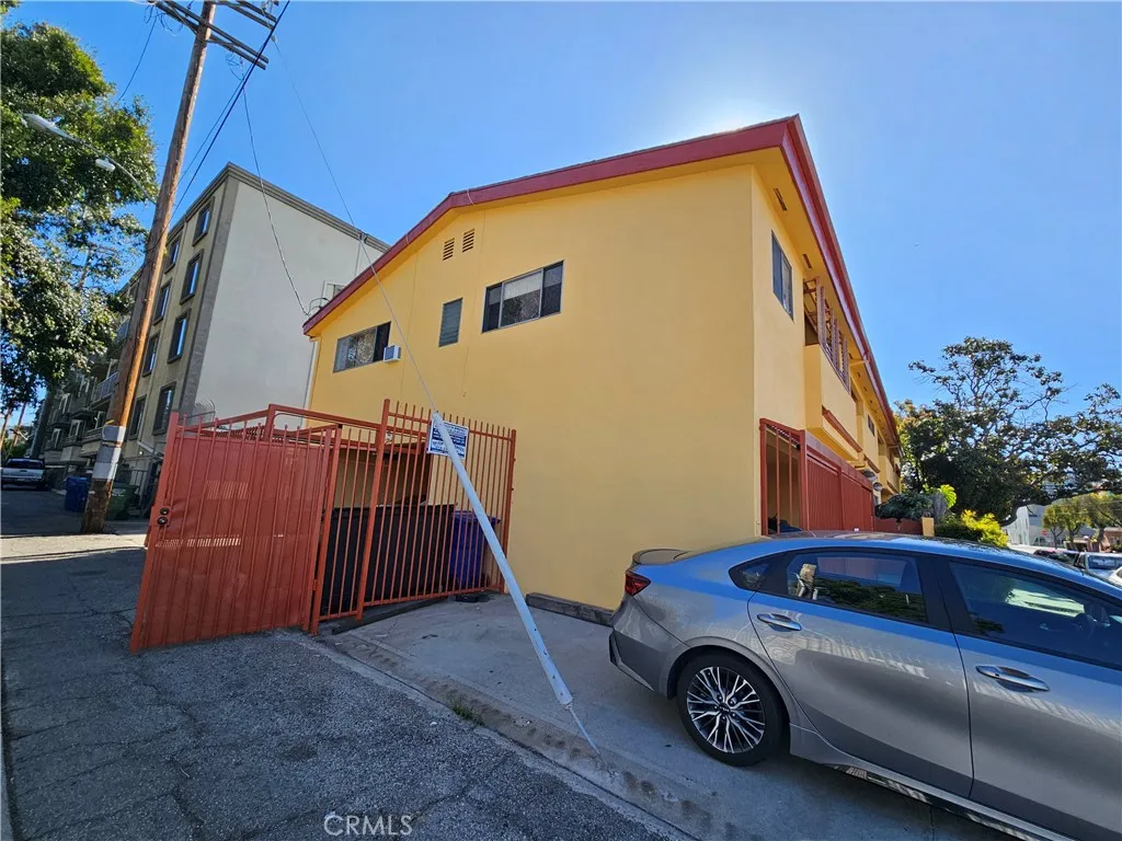 11727 Ohio, Los Angeles, California 90025 home-pic-3