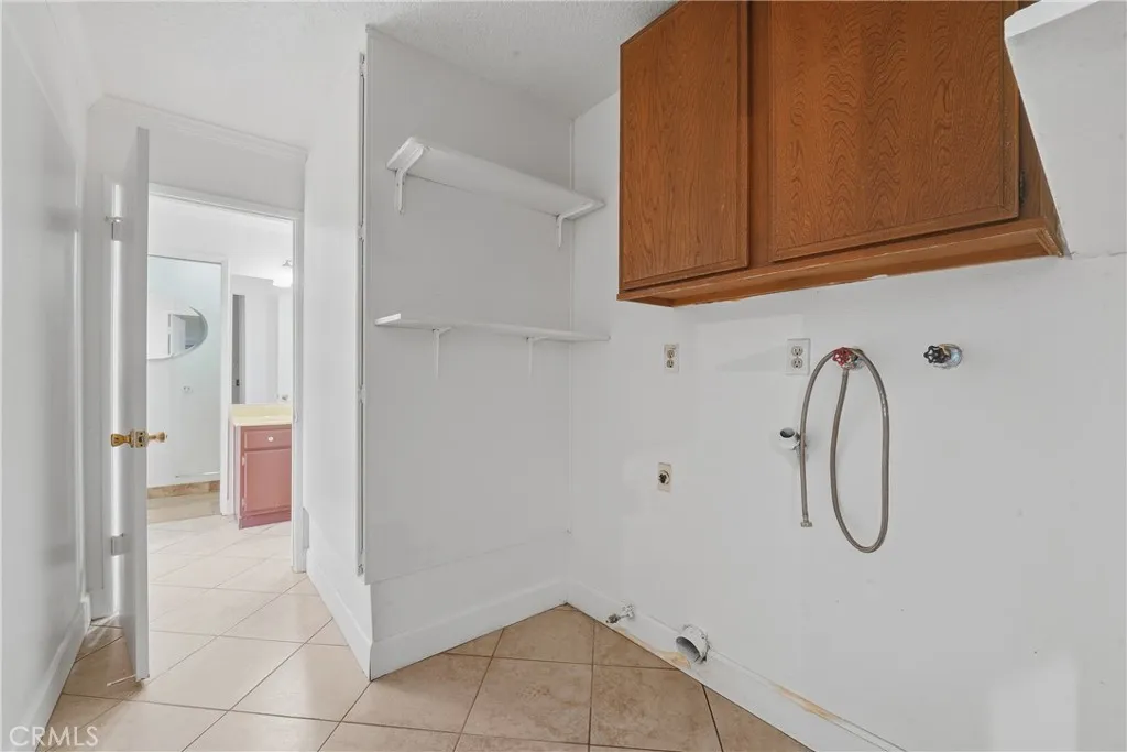 937 N Greenpark, Covina, California 91724 home-pic-49