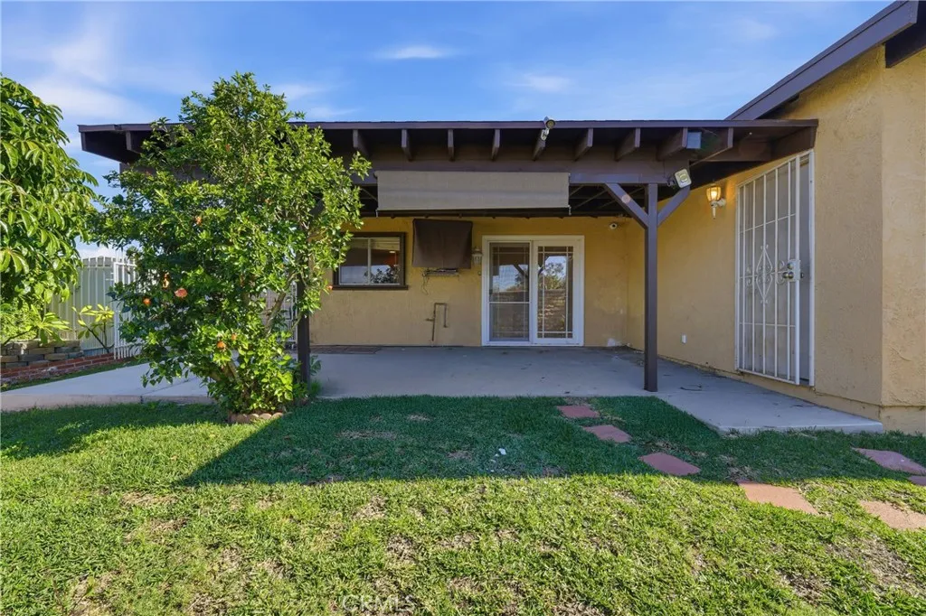 937 N Greenpark, Covina, California 91724 home-pic-11
