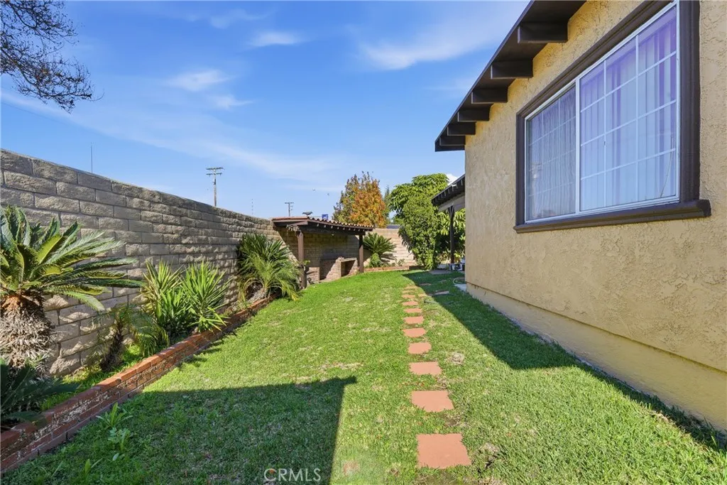 937 N Greenpark, Covina, California 91724 home-pic-13