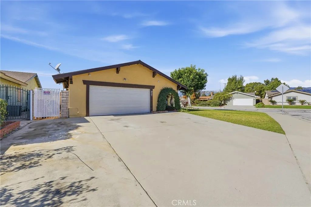 937 N Greenpark, Covina, California 91724 home-pic-3