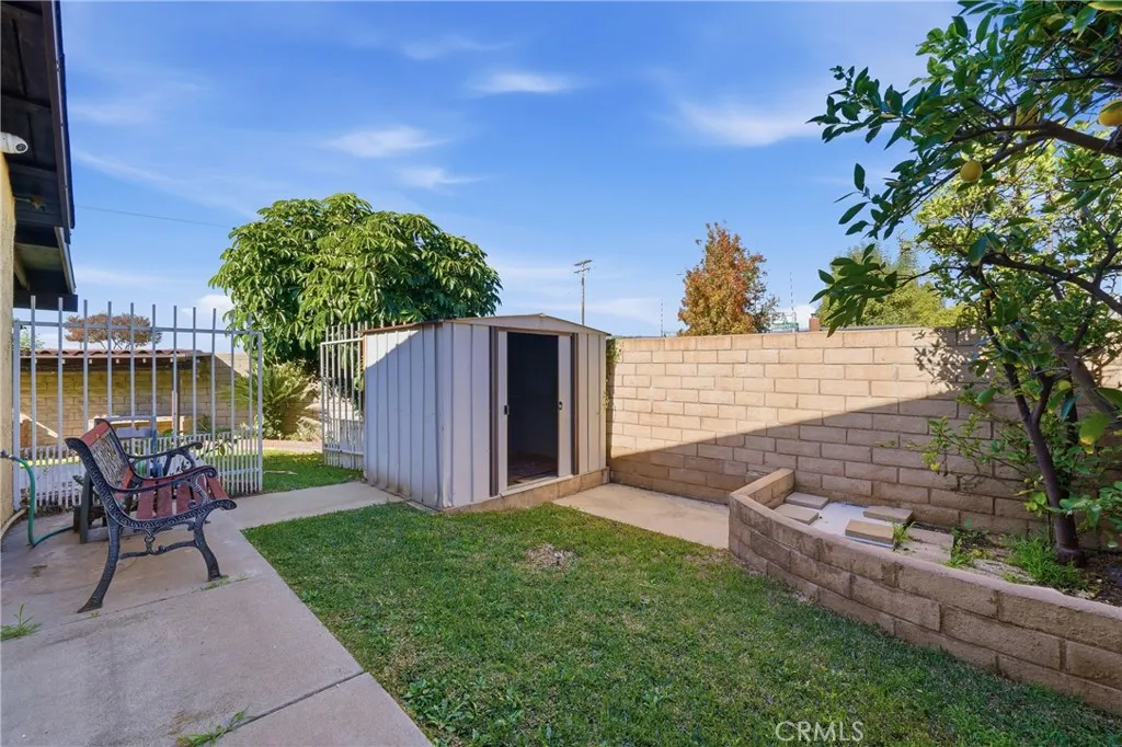 937 N Greenpark, Covina, California 91724 home-pic-15