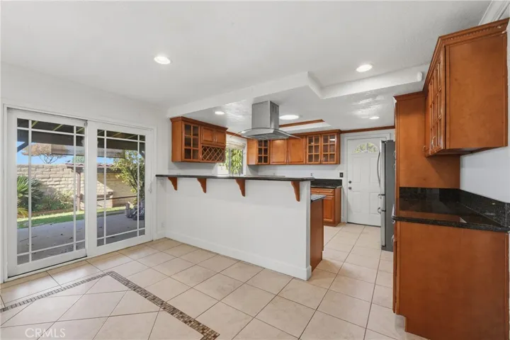 Dining room/Breakfast bar looking into Kitchen