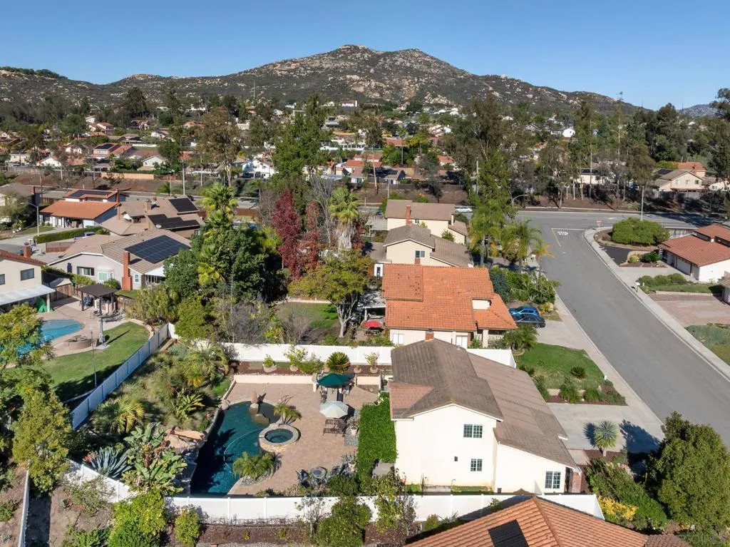 14274 Woodcreek Rd, Poway, California 92064 home-pic-2