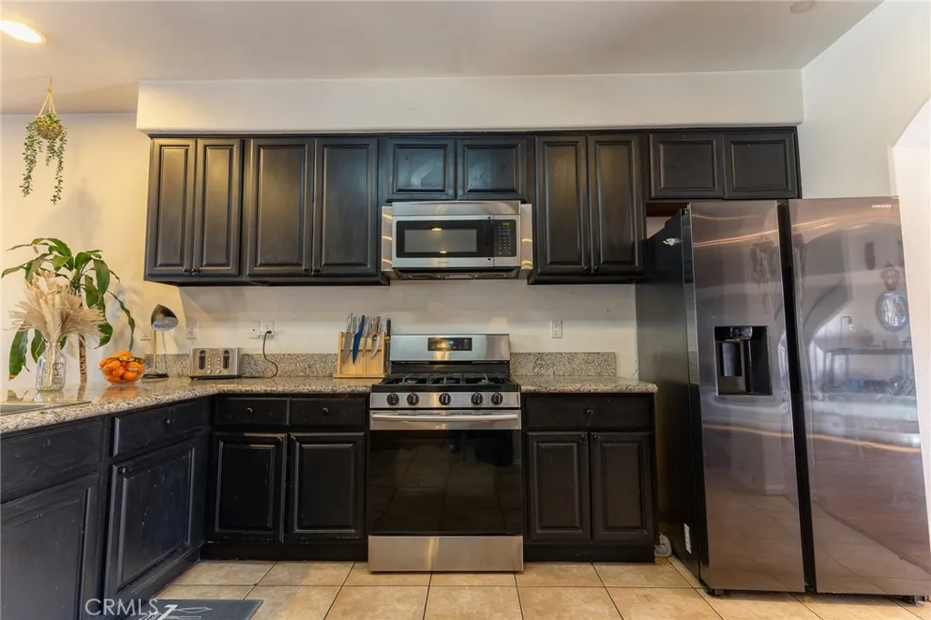 14176 Kiowa, Apple Valley, California 92307 home-pic-25