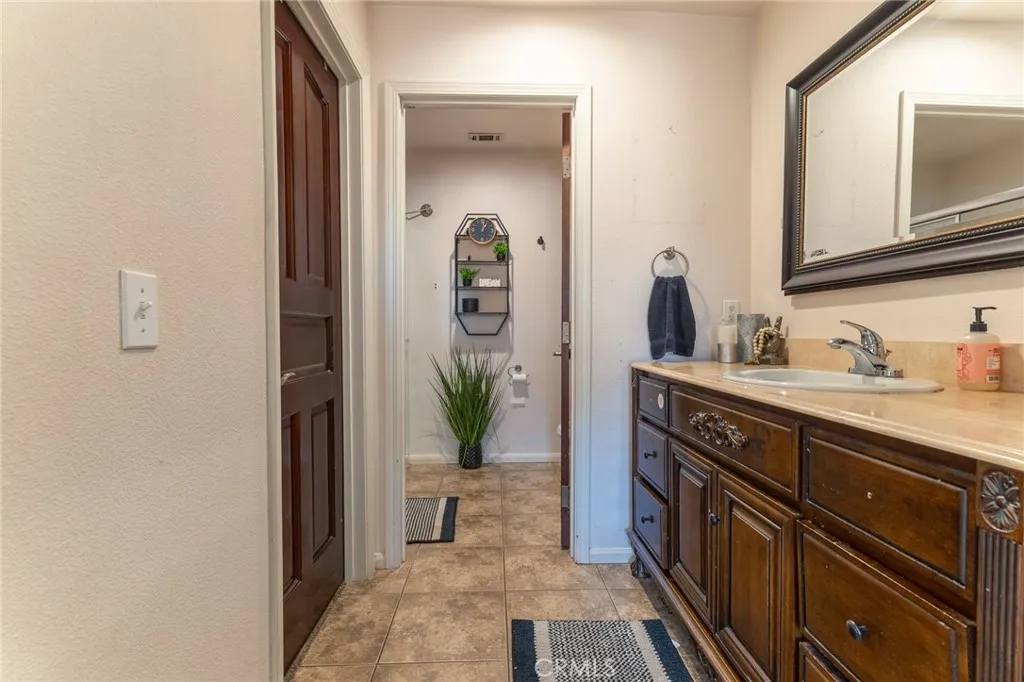 14176 Kiowa, Apple Valley, California 92307 home-pic-40