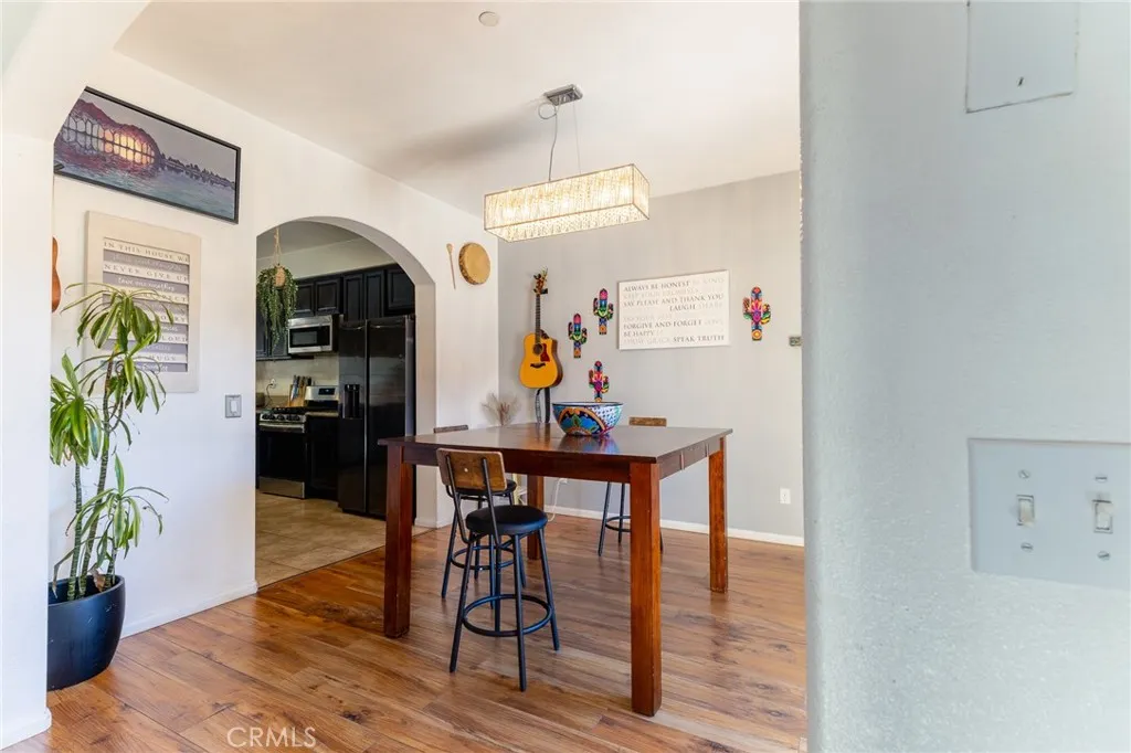 14176 Kiowa, Apple Valley, California 92307 home-pic-26