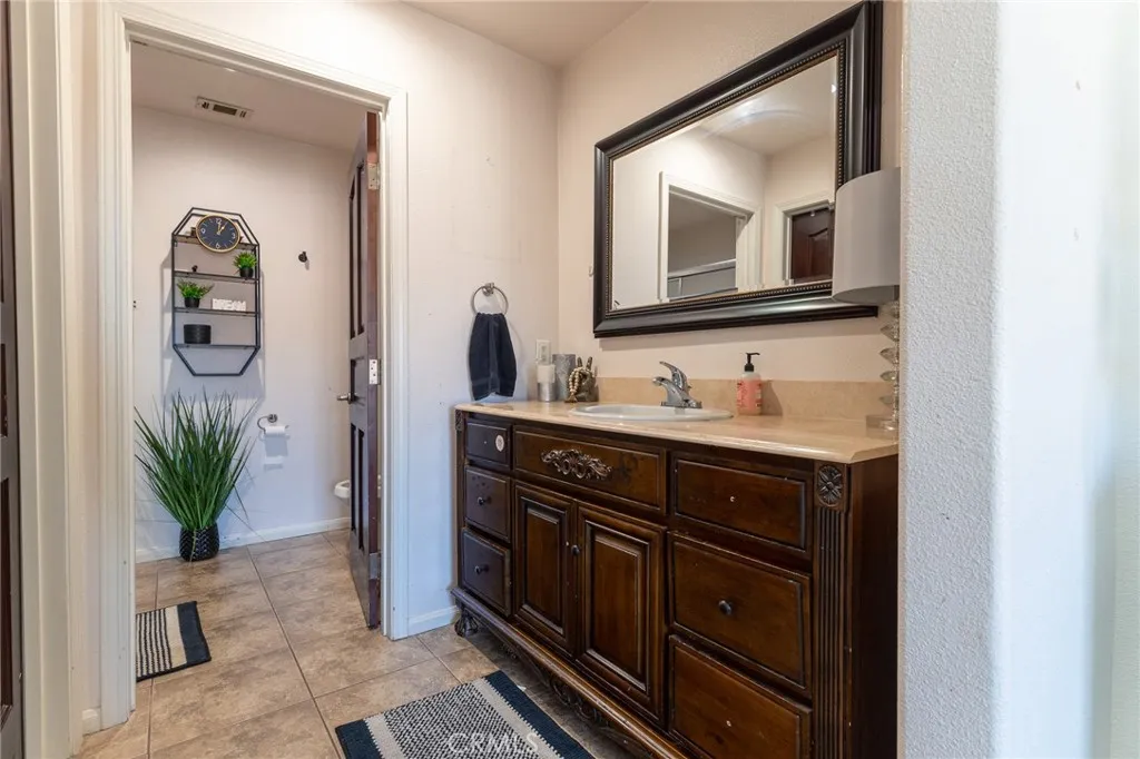 14176 Kiowa, Apple Valley, California 92307 home-pic-41