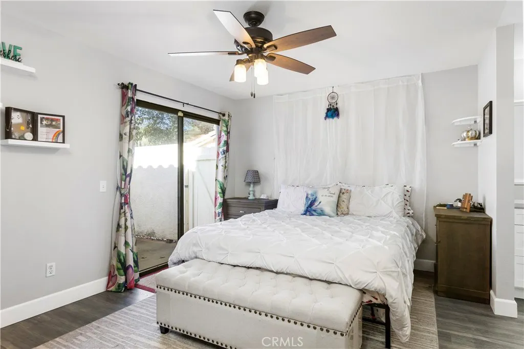 1258 Entrada Glen, Escondido, California 92027 home-pic-14